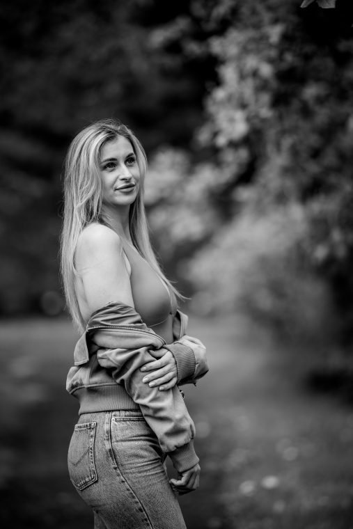 Portrait: Justyna, photo 7 — photographer Iceland, LukasArt