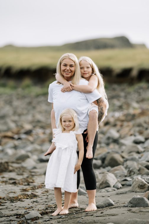 Portrait: Elsa, Ronja, Elly, photo 7 — photographer Iceland, LukasArt