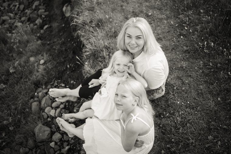 Portrait: Elsa, Ronja, Elly, photo 11 — photographer Iceland, LukasArt
