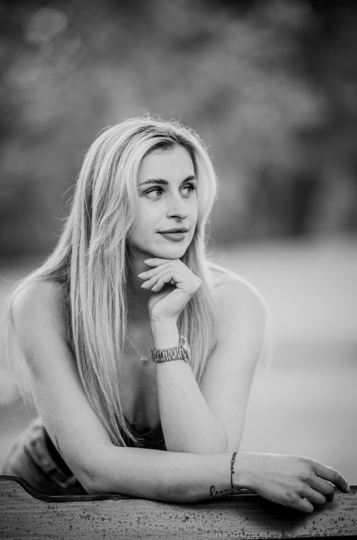 Portrait: Justyna, photo 2 — photographer Iceland, LukasArt