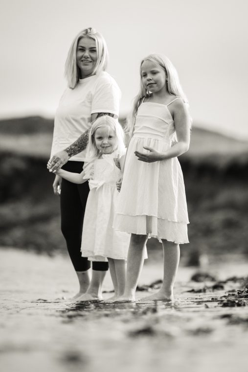 Portrait: Elsa, Ronja, Elly, photo 8 — photographer Iceland, LukasArt